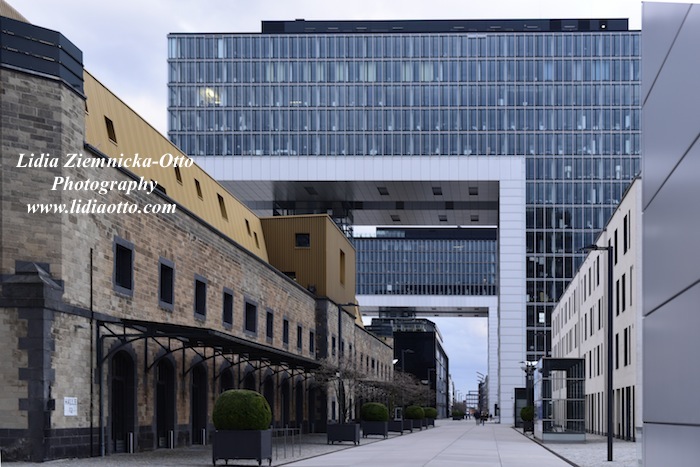 THE OLD AND MODERN ARCHITECTURE IN THE RHEINAUHAFEN
